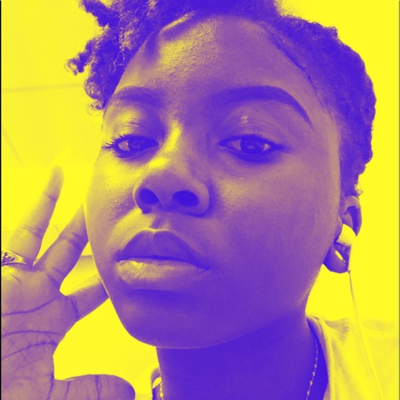 Meet your Posher, Ciara - Picture 4 of 5